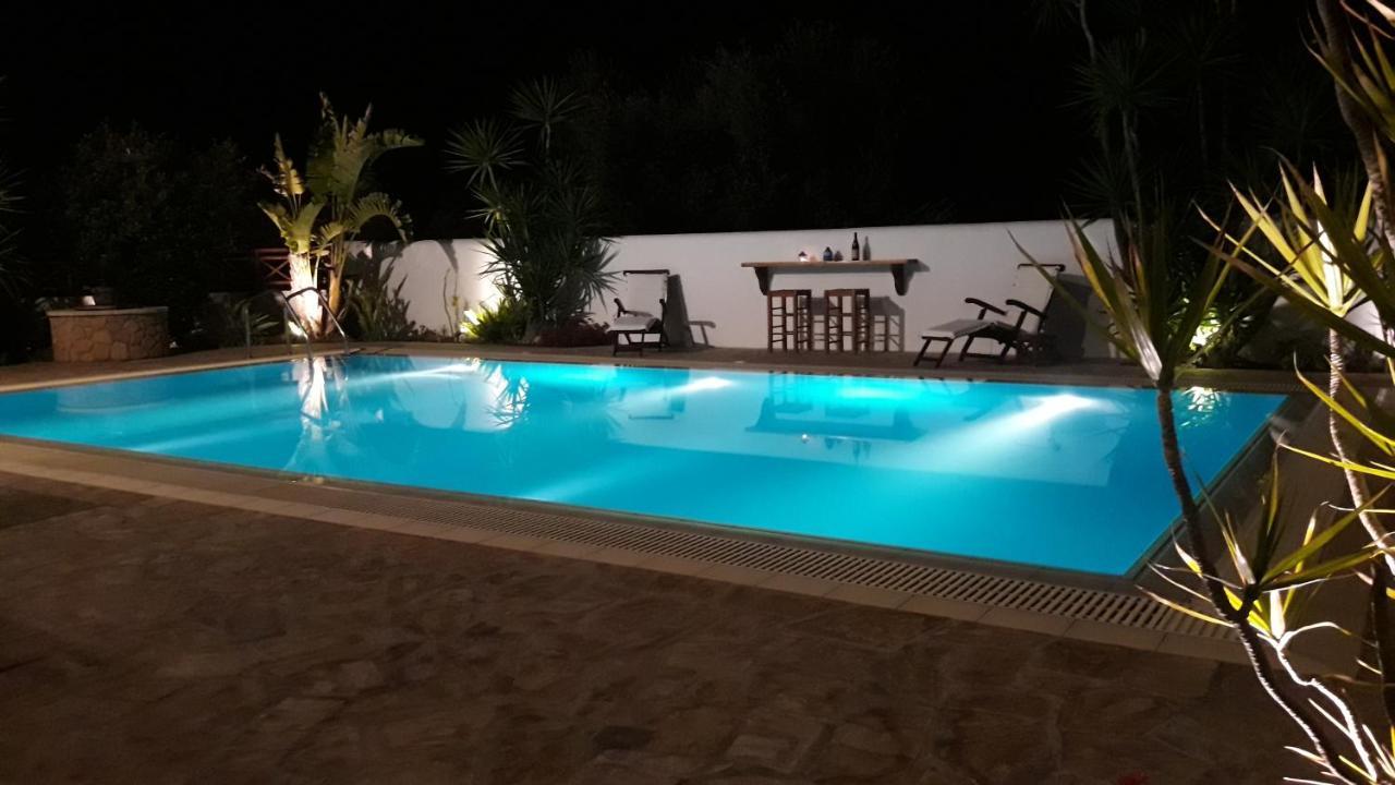 Villa Almyra Aegina ภายนอก รูปภาพ